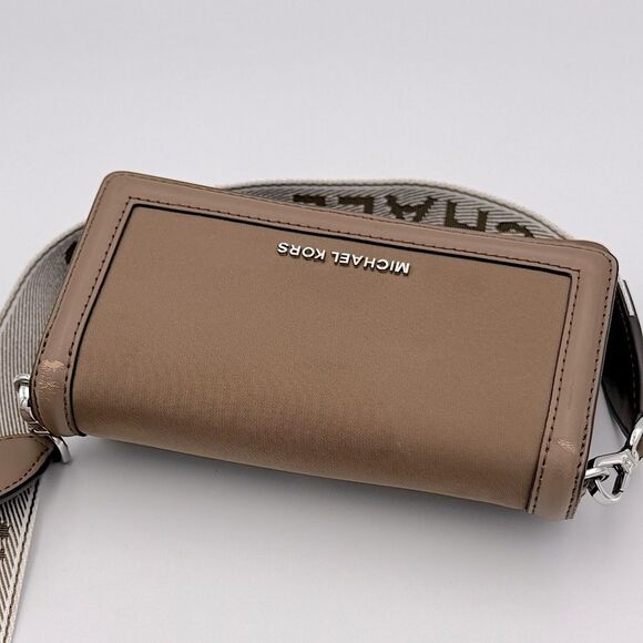 Michael Kors Women's Jet Set Small Nylon Smartphone Crossbody Bag - Picture 4 of 16